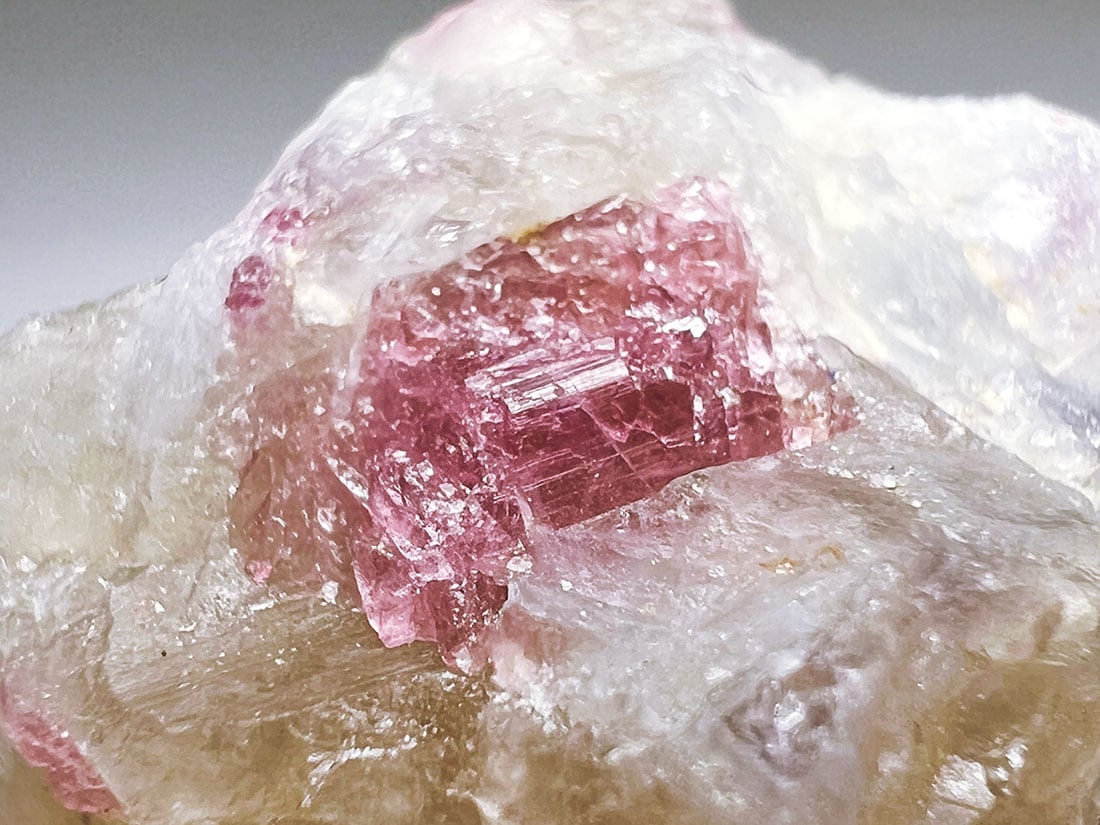 ブラジル産エルバイト(ピンクトルマリン,トルマリンシリカ)/Elbaite