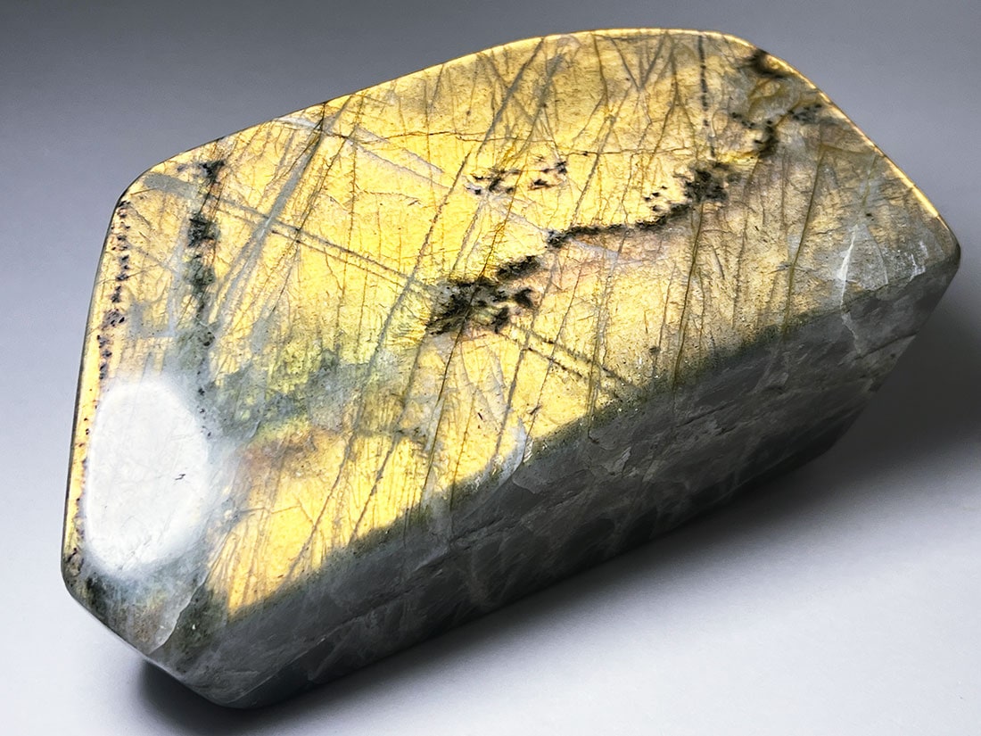 マダガスカル産サンセットラブラドライト ポリッシュ