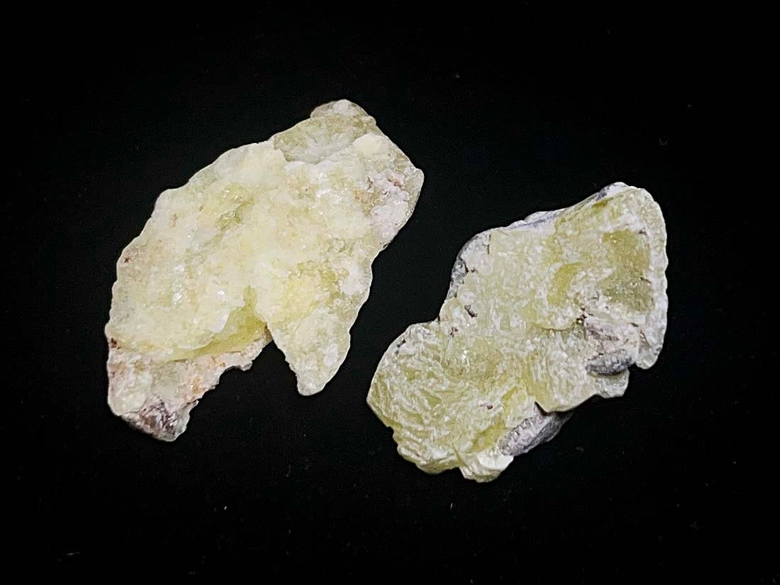 パキスタン産イエローブルーサイト/Brucite (水滑石)