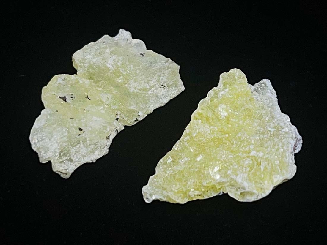 パキスタン産イエローブルーサイト/Brucite (水滑石)