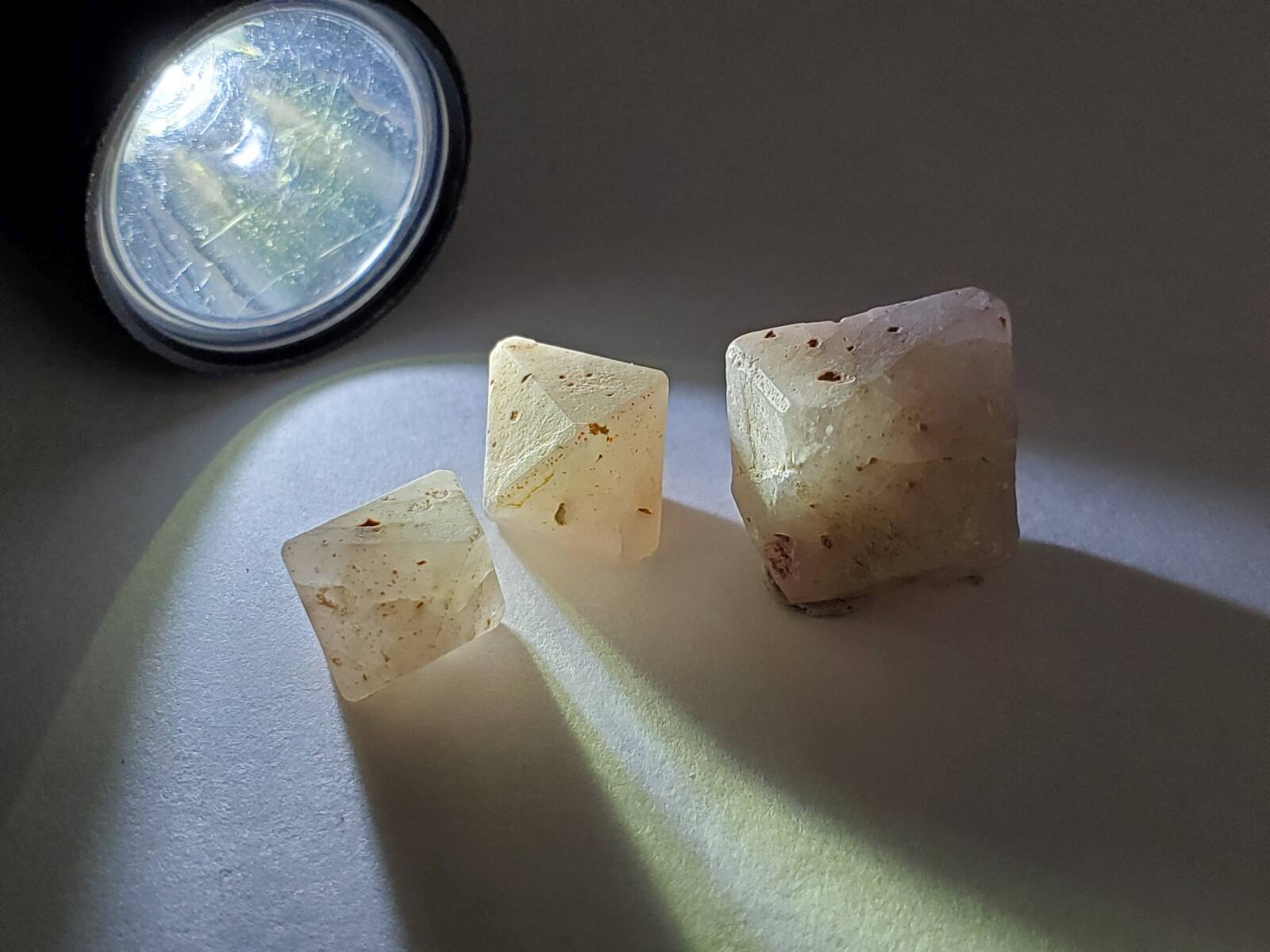 インドネシア産 ベータクォーツ3個セット