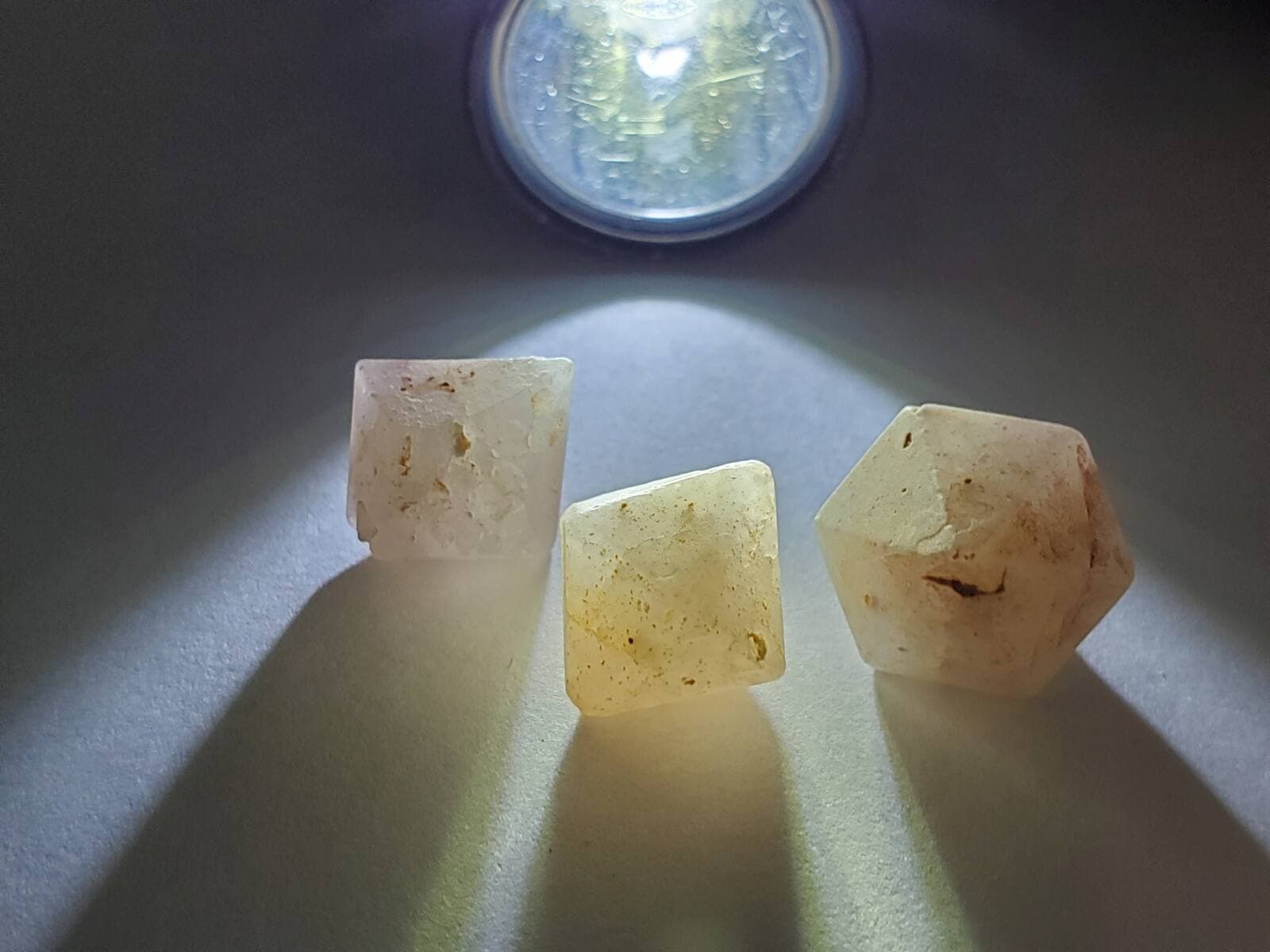 インドネシア産 ベータクォーツ3個セット