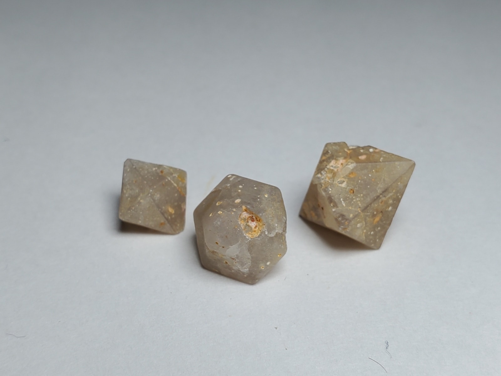 インドネシア産 ベータクォーツ3個セット