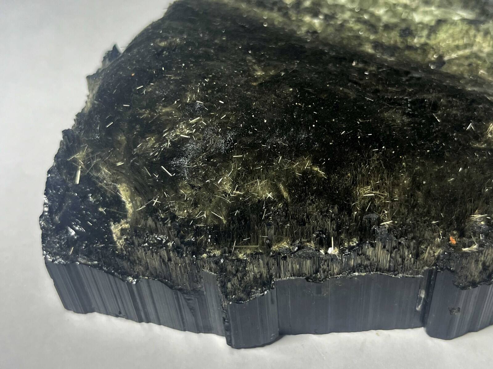 ブラジル産 【激レア】!!!! 毛鉱状ピナコイドトルマリン