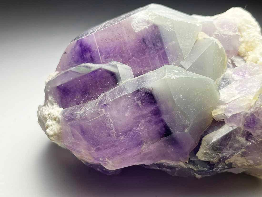 レア！モロッコ産 ファントム＆ アワーグラスアメジスト 母岩付き