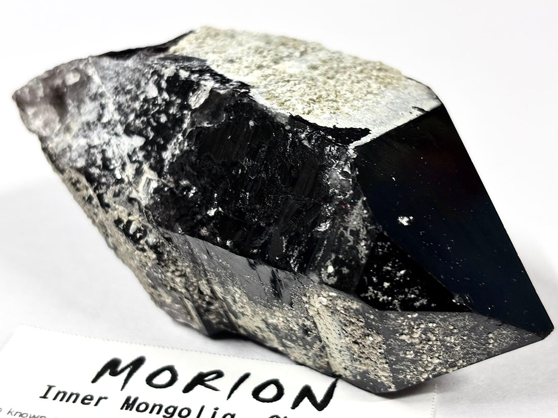 内モンゴル産 ナチュラルモリオン ポイント ( 黒水晶 )/ Natural Morion