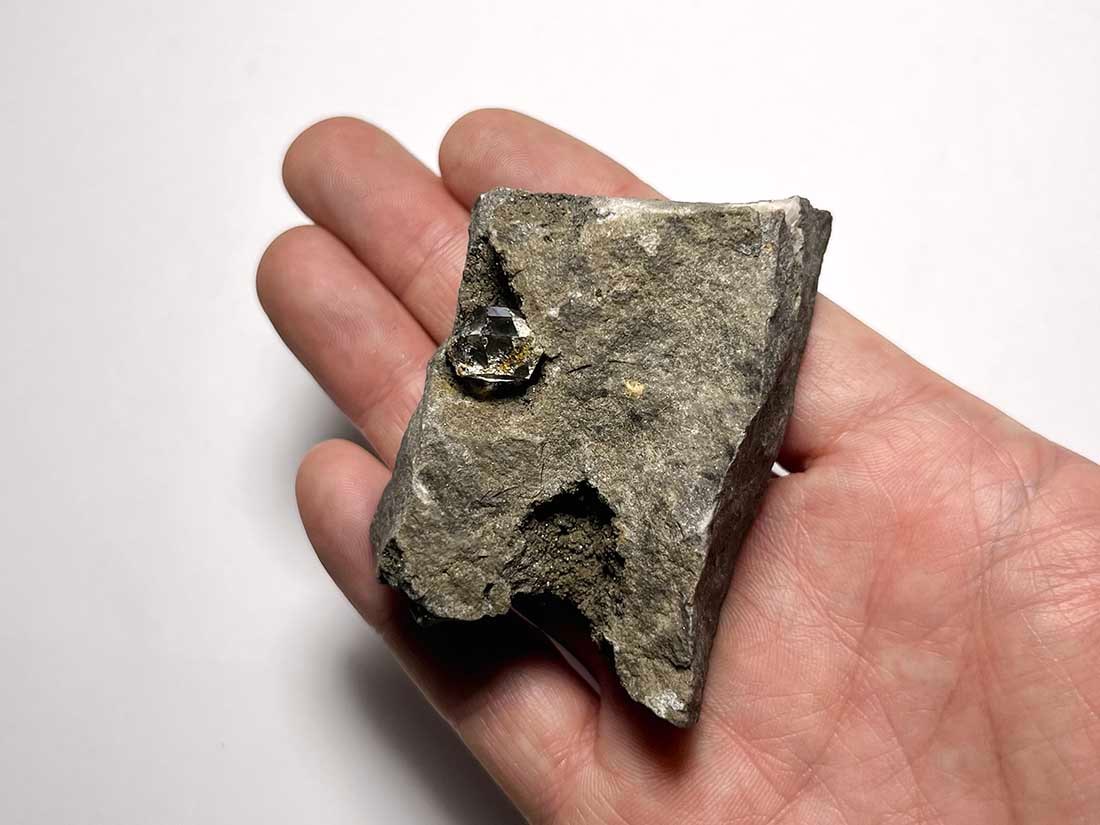 アメリカ ニューヨーク州産 ハーキマーダイヤモンド 母岩付き