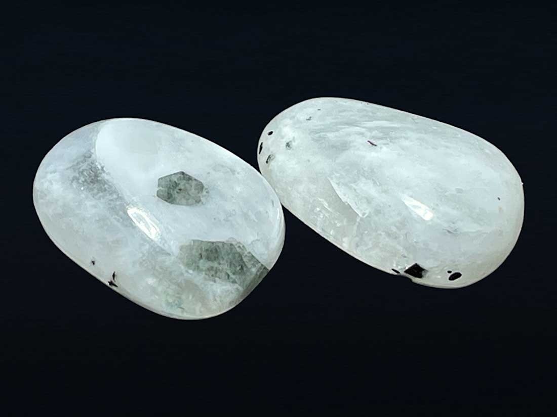 インド産 レインボームーンストーンタンブル 2個セット