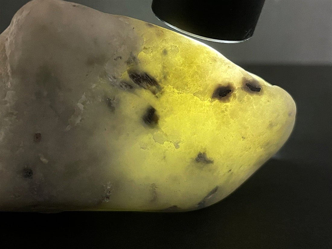 新潟県産 糸魚川翡翠