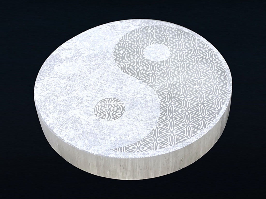 モロッコ産 セレナイト 神聖幾何学×太極図柄ポリッシュ (アソート)