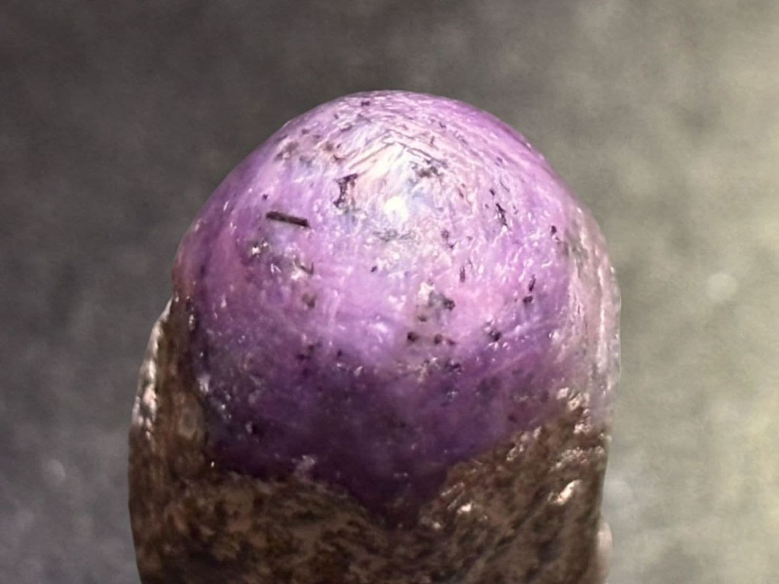 インド産 パープルサファイア(蛍光)