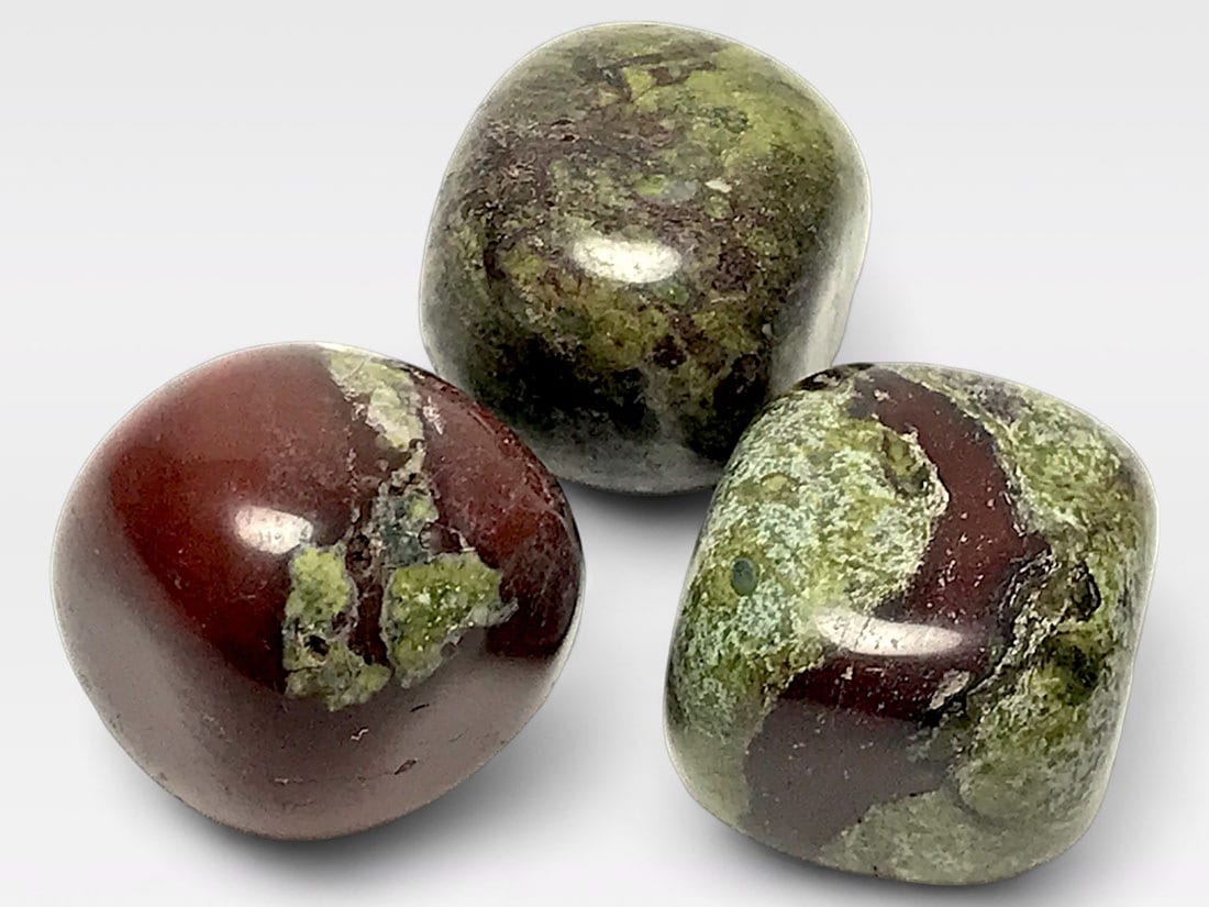南アフリカ産 ドラゴンブラッドジャスパー (龍血碧玉) タンブル 3個セット /Dragon Blood Stone