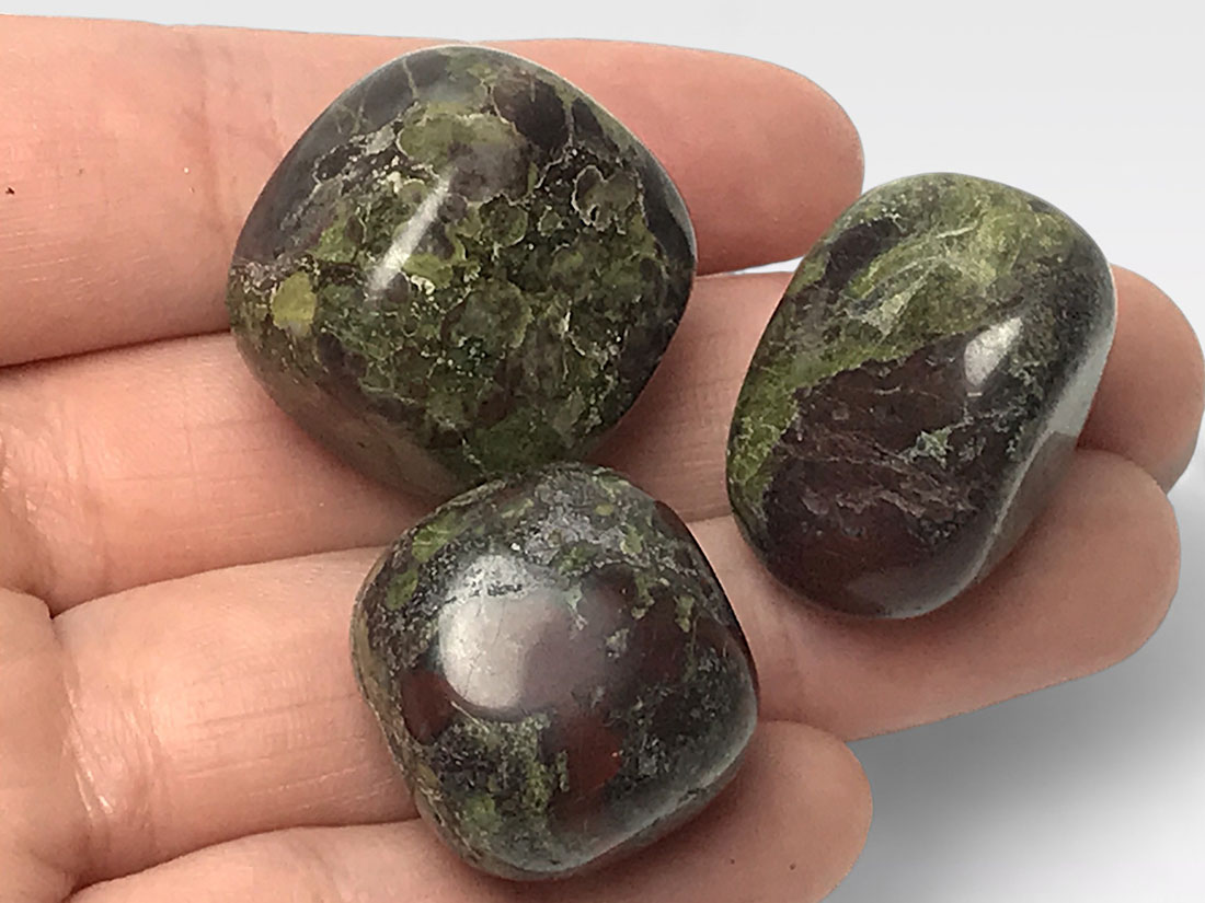 南アフリカ産 ドラゴンブラッドジャスパー (龍血碧玉) タンブル 3個セット /Dragon Blood Stone