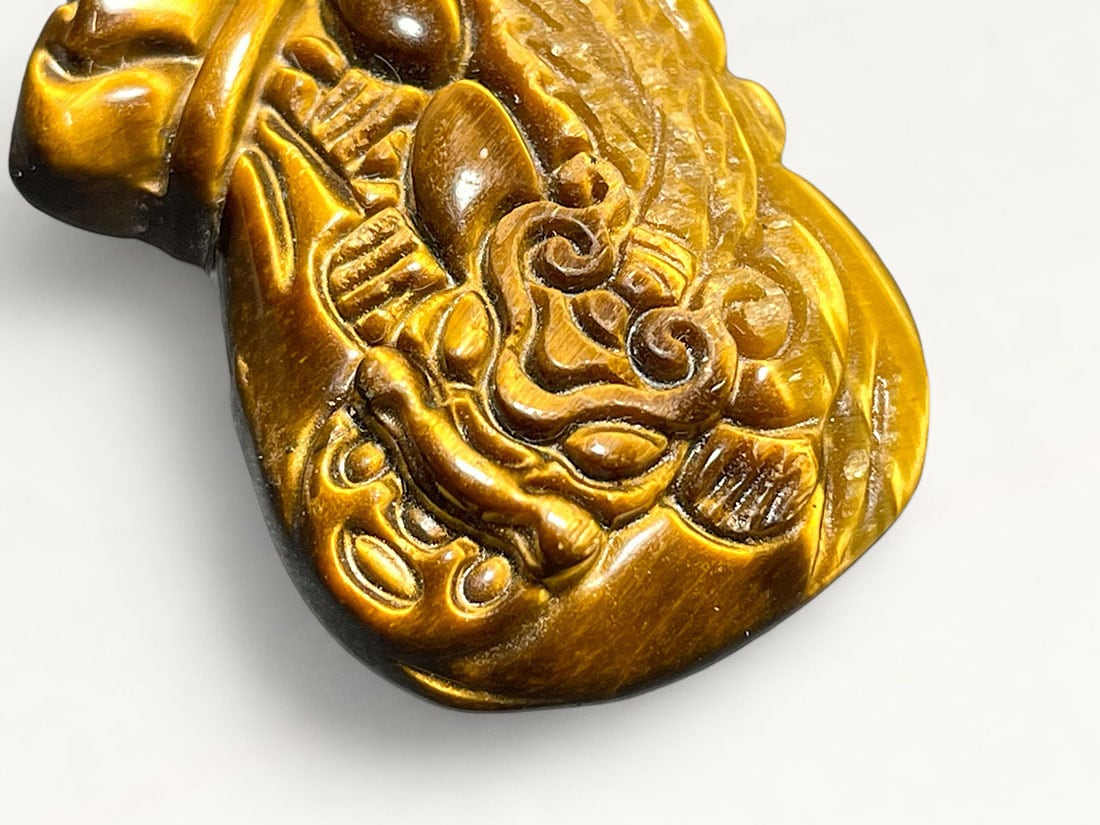 タイガーアイ 宝袋 ヒキュウ ( 貔貅 ) 彫刻