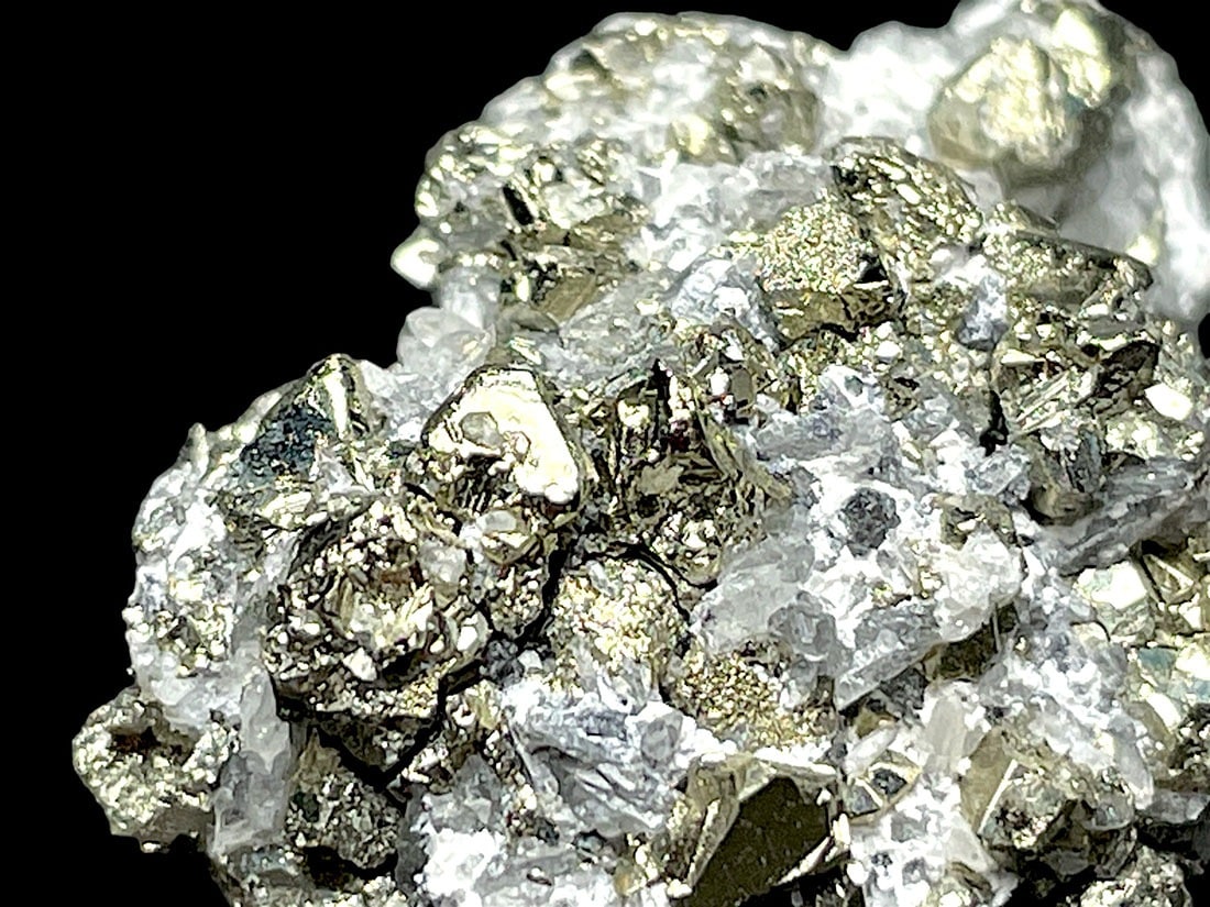 超レア！ ペルー産 八面体 パイライト / 水晶 クラスター