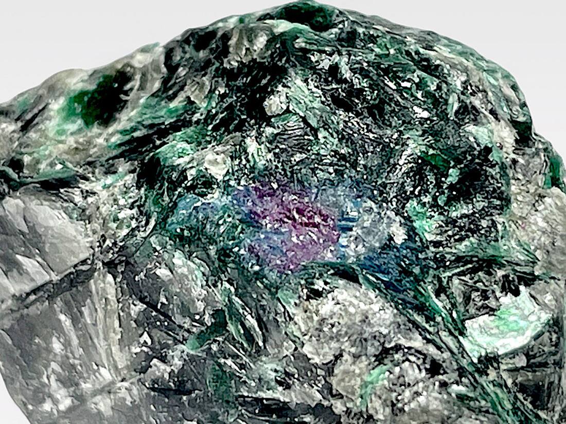 インド産 ルビー イン フックサイト ラフ / Ruby in Fuchsite