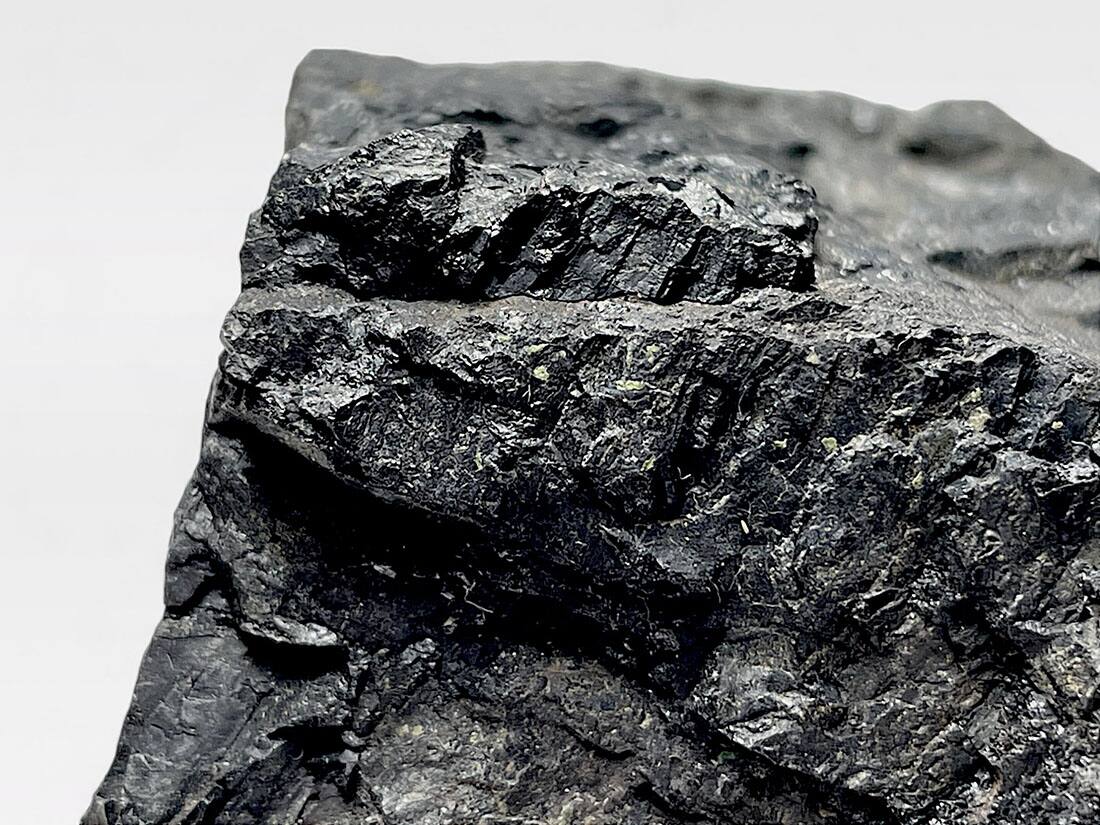鳥取県 広瀬鉱山産 クロム鉄鉱 / chromite