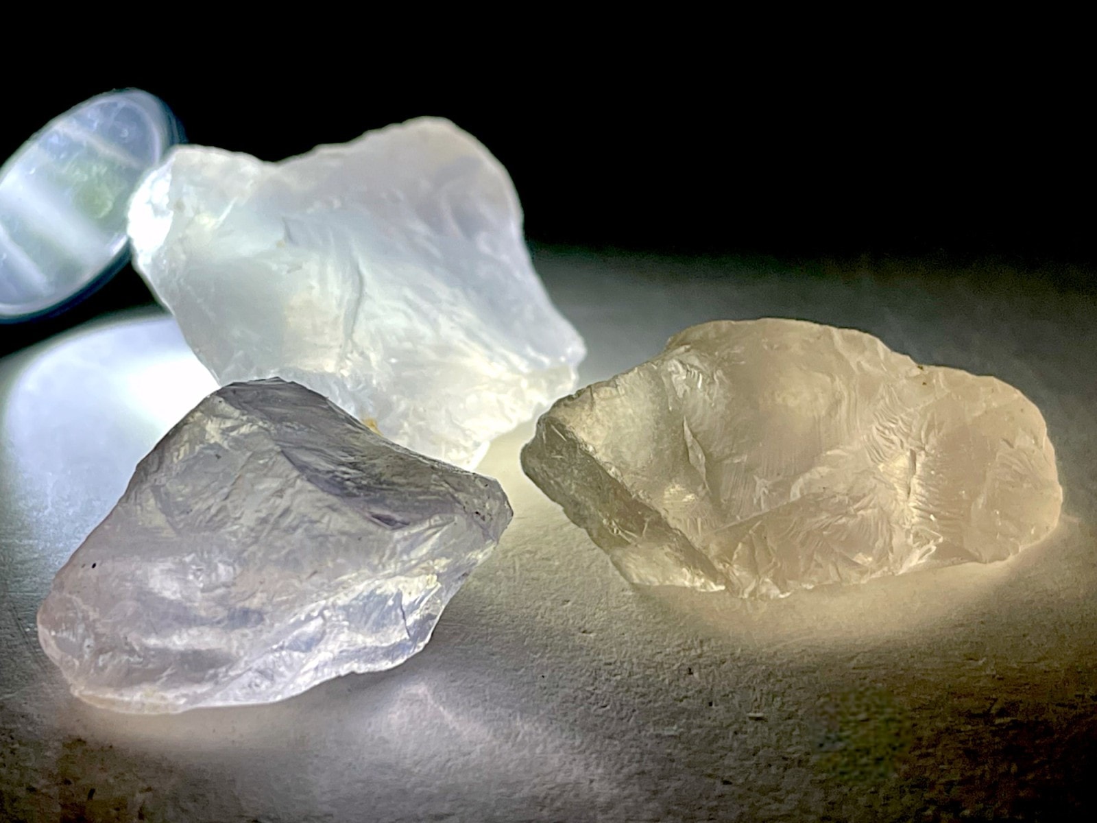 マダガスカル産 ローズクォーツ ラフ 3個セット