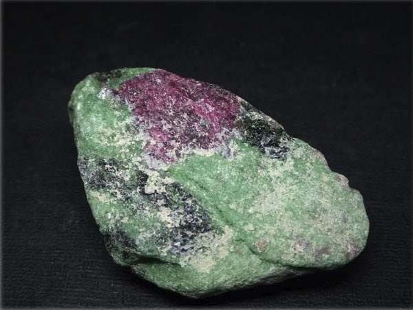 タンザニア産ルビーインゾイサイト/Ruby in Zoisite
