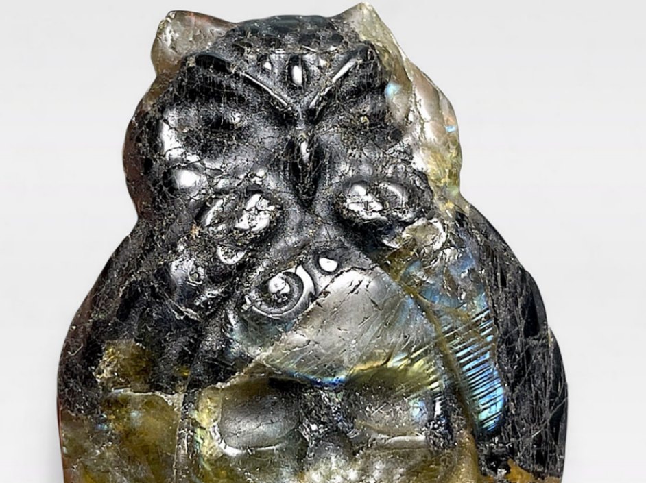 マダガスカル産 ラブラドライト  ふくろうポリッシュ