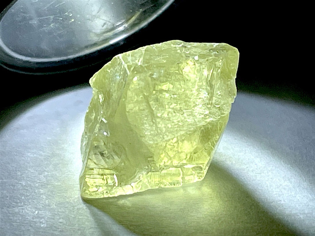 ブラジル産 トリフェーン (スポジューメン/リチア輝石) / spodumene