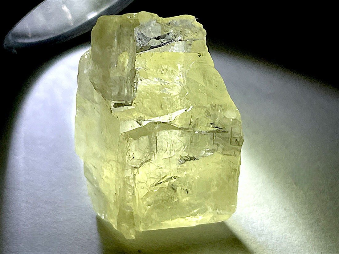 ブラジル産 トリフェーン (スポジューメン/リチア輝石) / spodumene