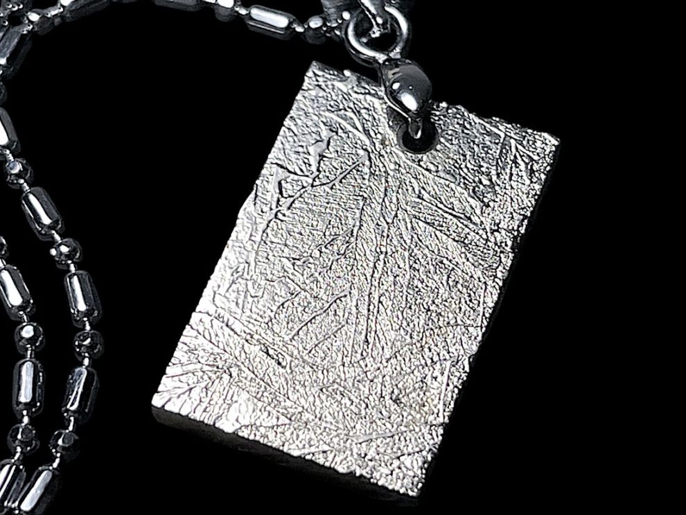 ギベオン隕石 (4.8g) ペンダントトップ / Gibeon Meteorite