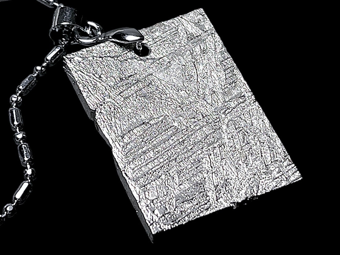 ギベオン隕石 (8.1g) ペンダントトップ / Gibeon Meteorite