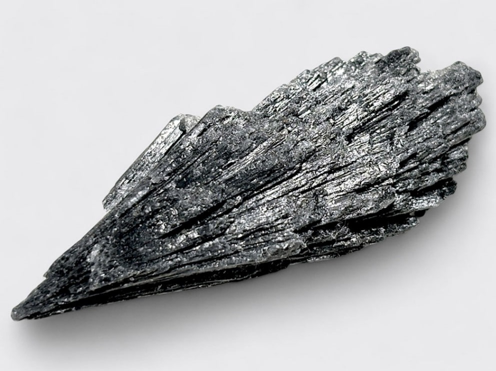 ブラジル産 ブラックカイヤナイト ( 藍晶石 ) / Black Kyanite