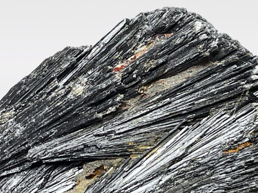 ブラジル産 ブラックカイヤナイト ( 藍晶石 ) / Black Kyanite