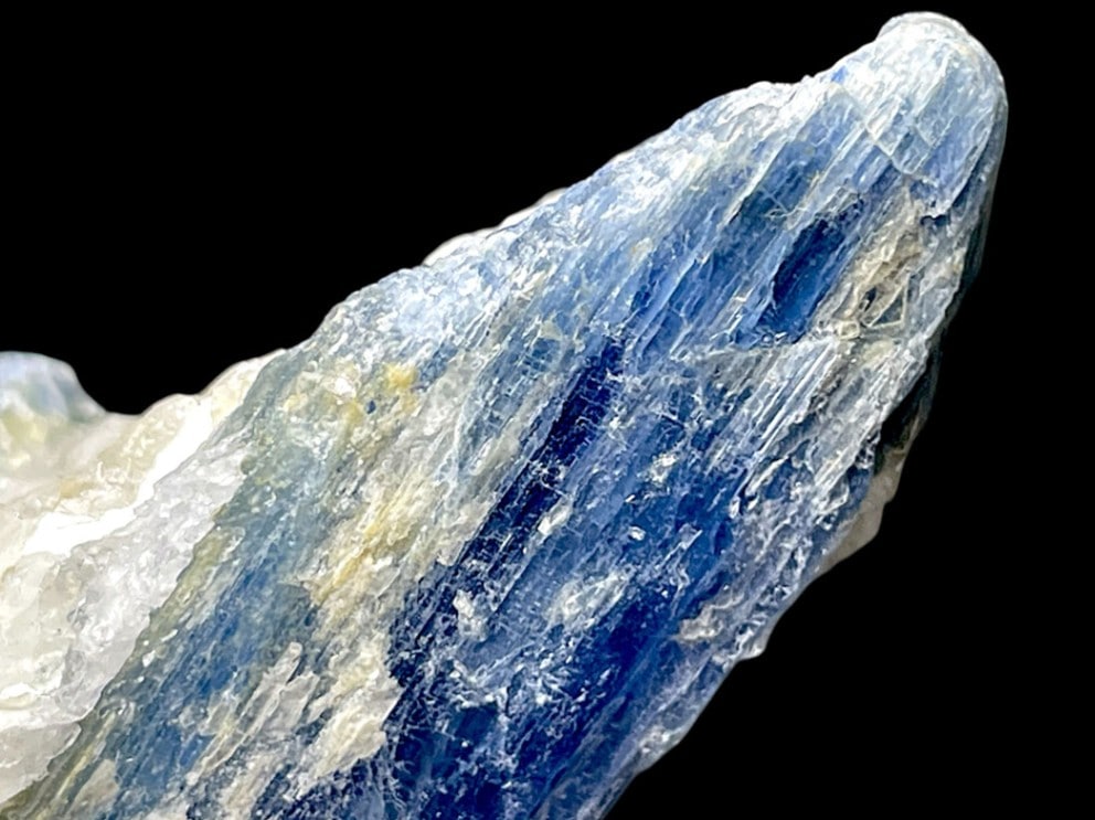 ブラジル産 カイヤナイト