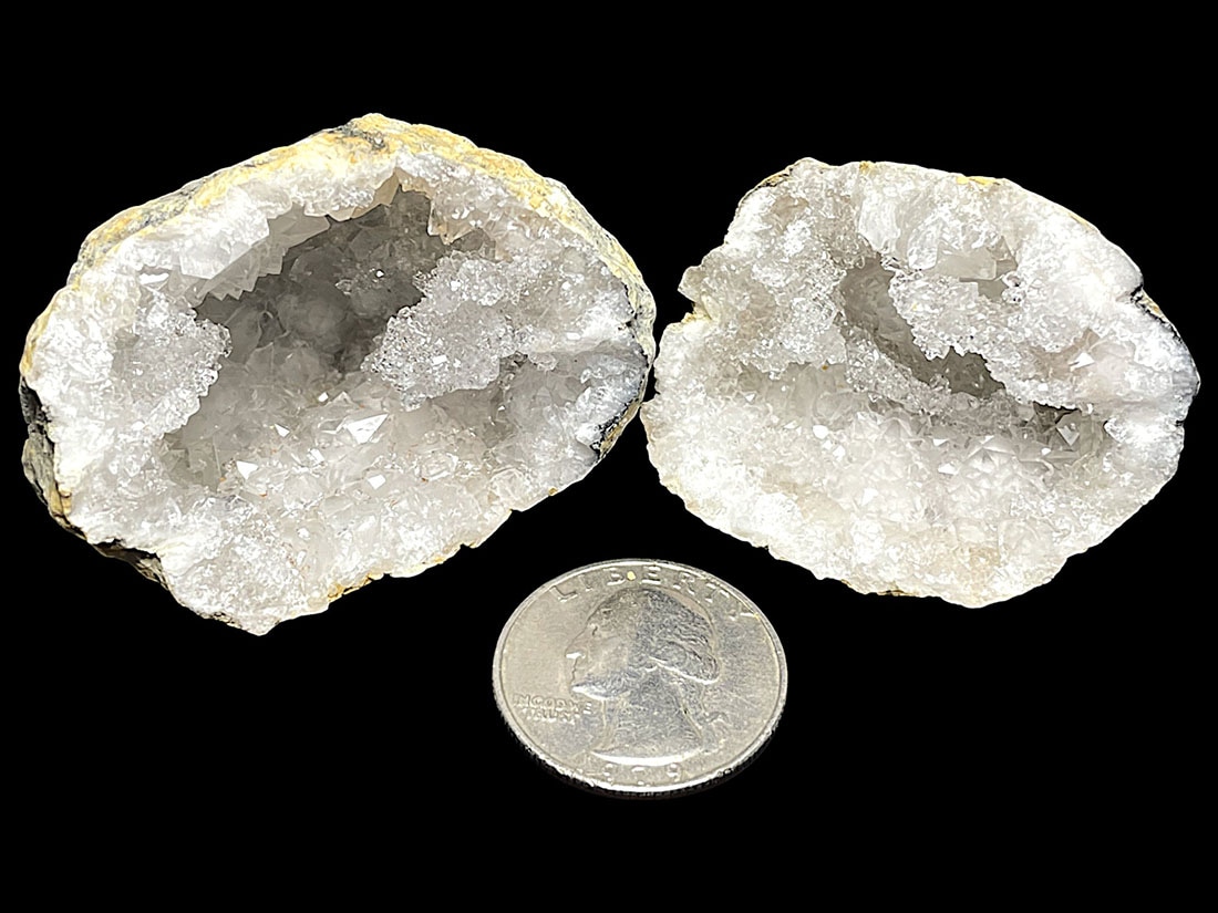 モロッコ産 水晶ジオード ペア / Quartz Geode