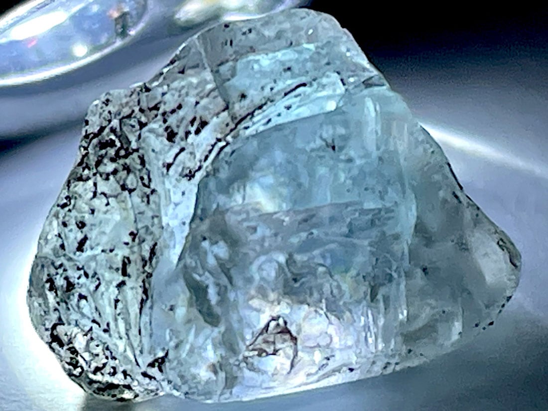 カンボジア産 ブルージルコン / Blue Zircon