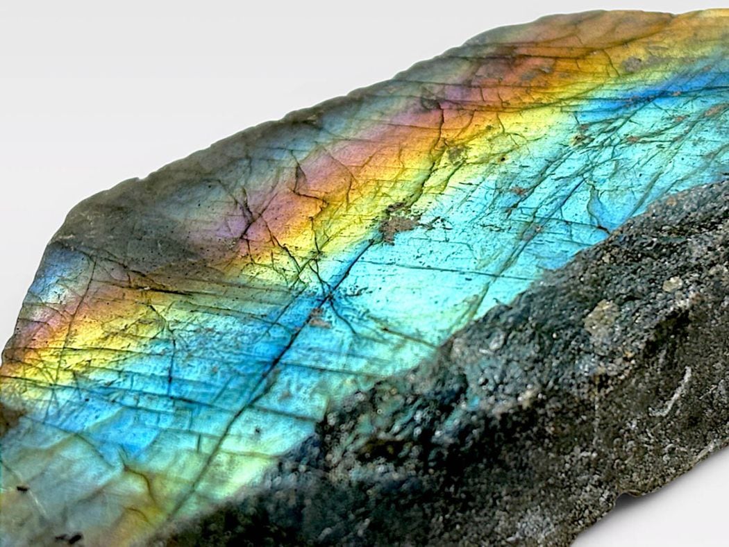 マダガスカル産ラブラドライト 一面磨き