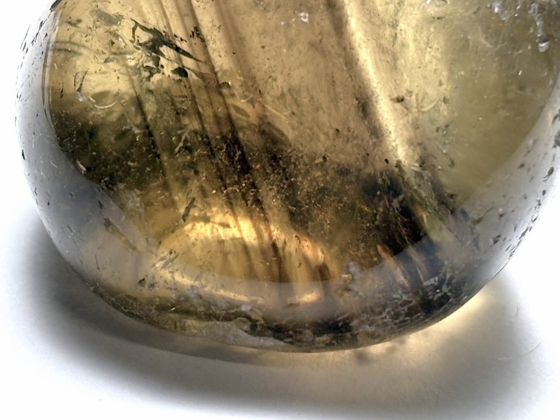 コンゴ産　スモーキーファントムクォーツ タンブル