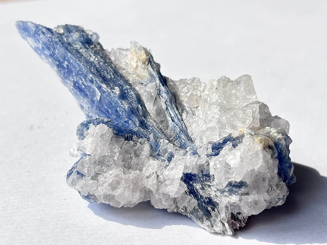 ブラジル産 カイヤナイト / kyanite ( 藍晶石 )