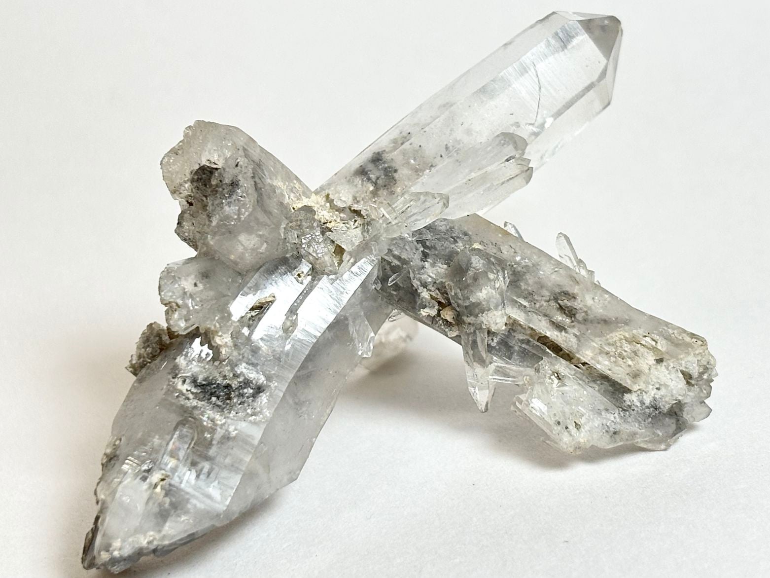 四川省産山入水晶・264g（中国産鉱物標本） 四川省産水晶