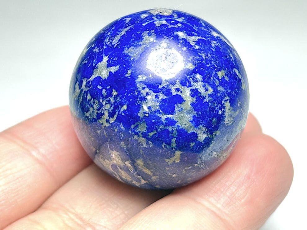 アフガニスタン産 ラピスラズリ 30mm 丸玉（蛍光）/ Lapis Lazuli