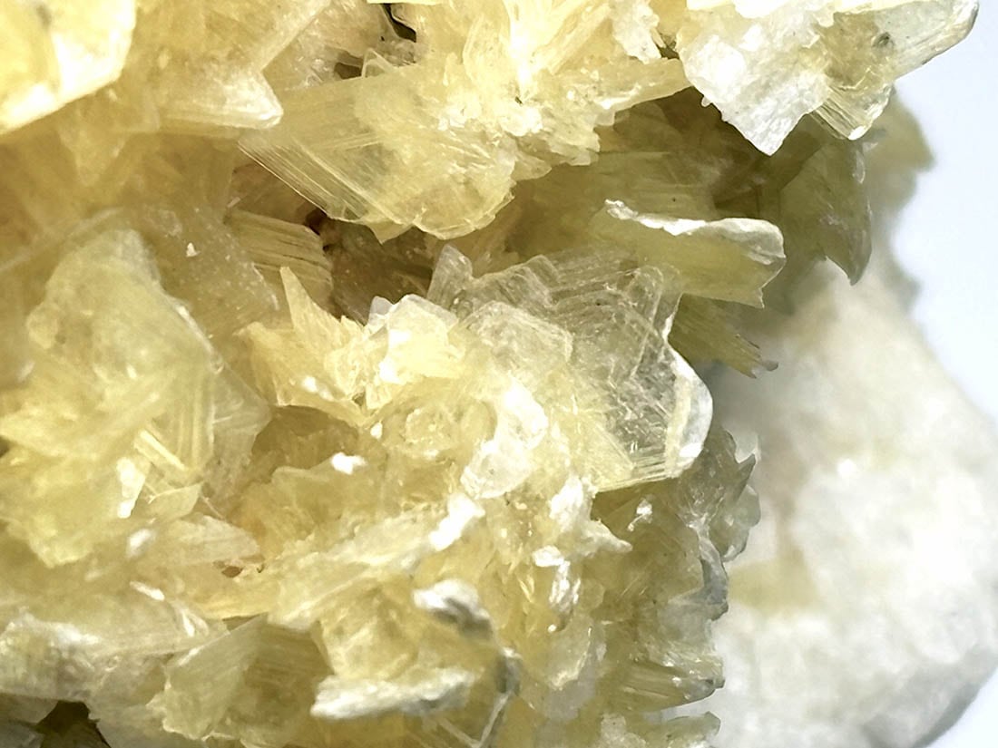 ブラジル産 スターマイカ (モスコバイト) / Twinned Star Shaped Muscovite (星状白雲母)