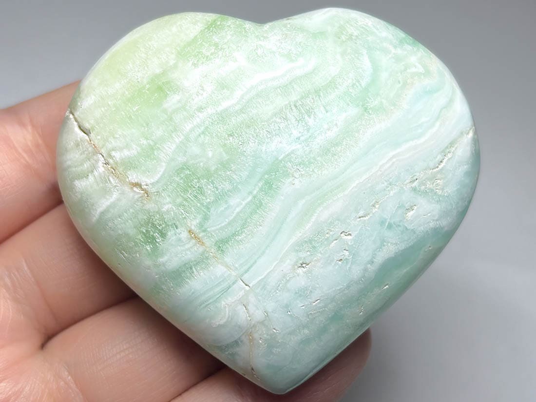 パキスタン産 カリビアンブルーカルサイト ハート型 / Caribbean Blue Calcite