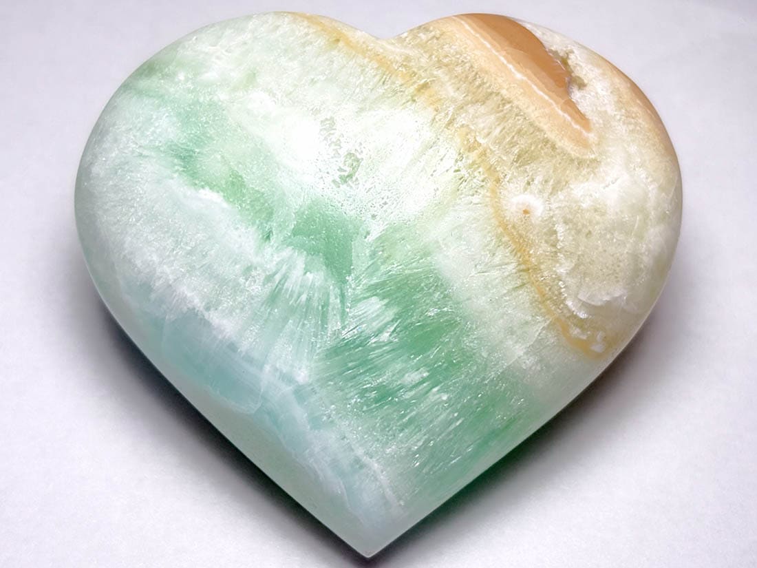 パキスタン産 カリビアンブルーカルサイト ハート型 / Caribbean Blue Calcite