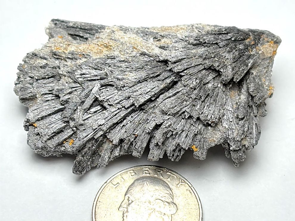 ブラジル産 ブラックカイヤナイト ( 藍晶石 ) / Black Kyanite