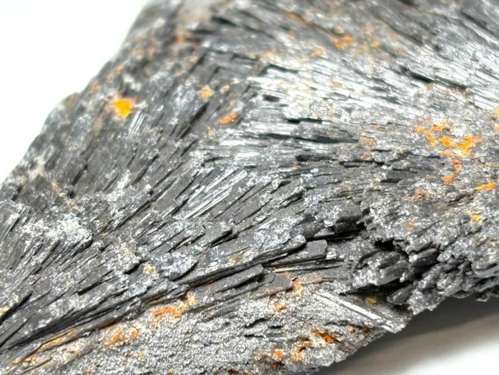 ブラジル産 ブラックカイヤナイト ( 藍晶石 ) / Black Kyanite