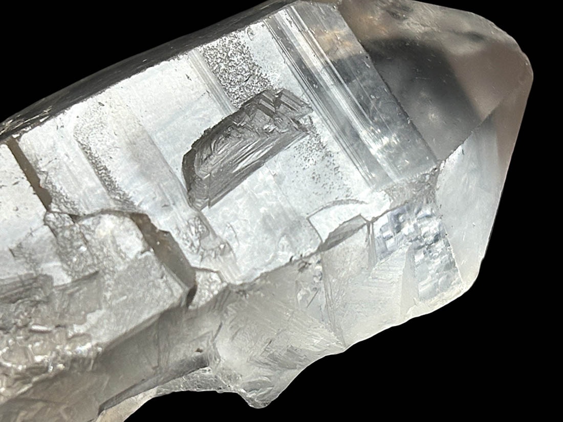 タンザニア産 モンドクォーツ ポイント (パストタイムリンク/貫入水晶)/ Mondo Quartz