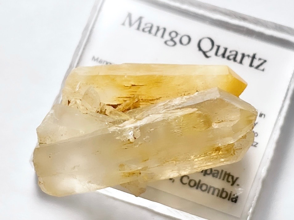 コロンビア産 マンゴークォーツ / Mango Quartz (ハロイサイトinクォーツ)
