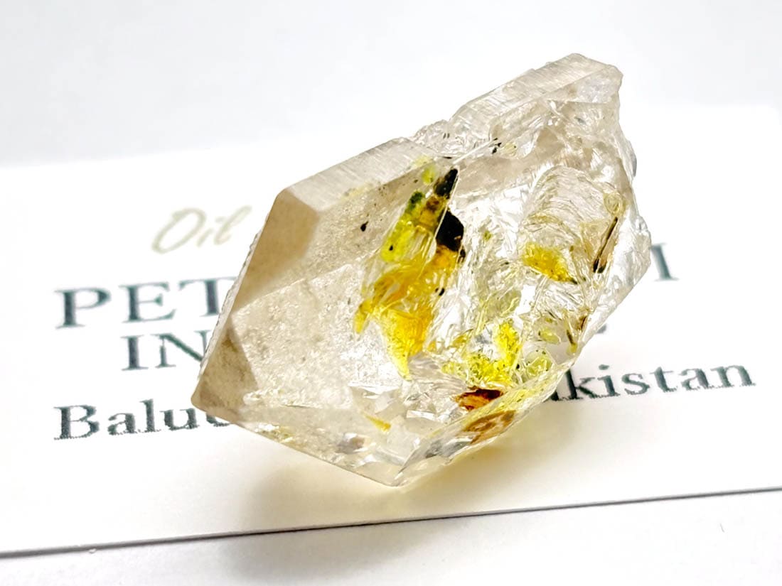 (蛍光) パキスタン産 石油入り水晶 / Petroleum in Quartz