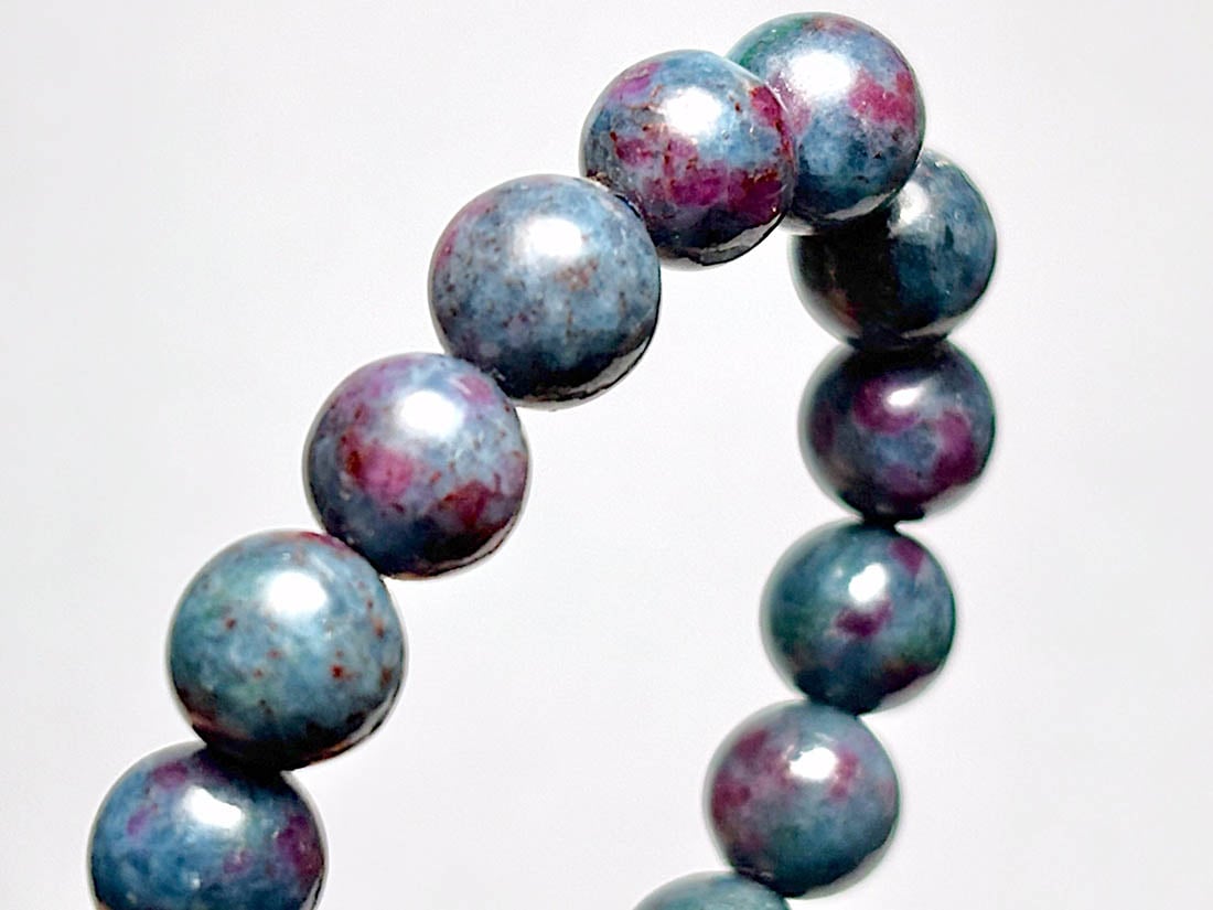 (蛍光) ルビー in カイヤナイト /Ruby in Kyanite 8mm ブレスレット