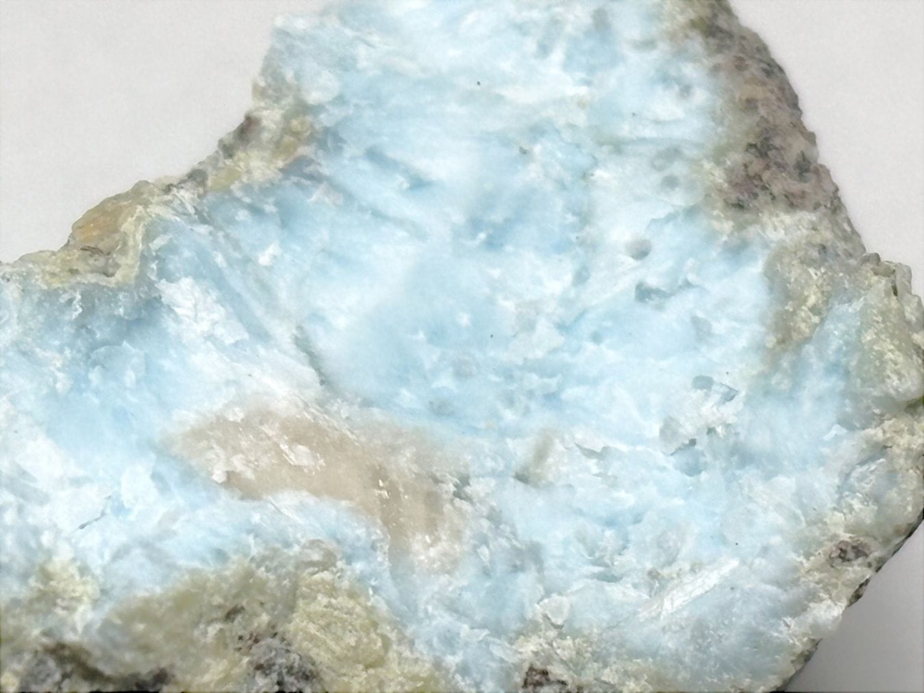 ドミニカ共和国産 ラリマー(ソーダ珪灰石)/Larimar