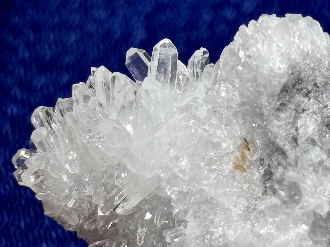 蛍石　福島県蛍鉱山　水晶付き　国産　原石 福島県蛍鉱山産 水晶クラスター