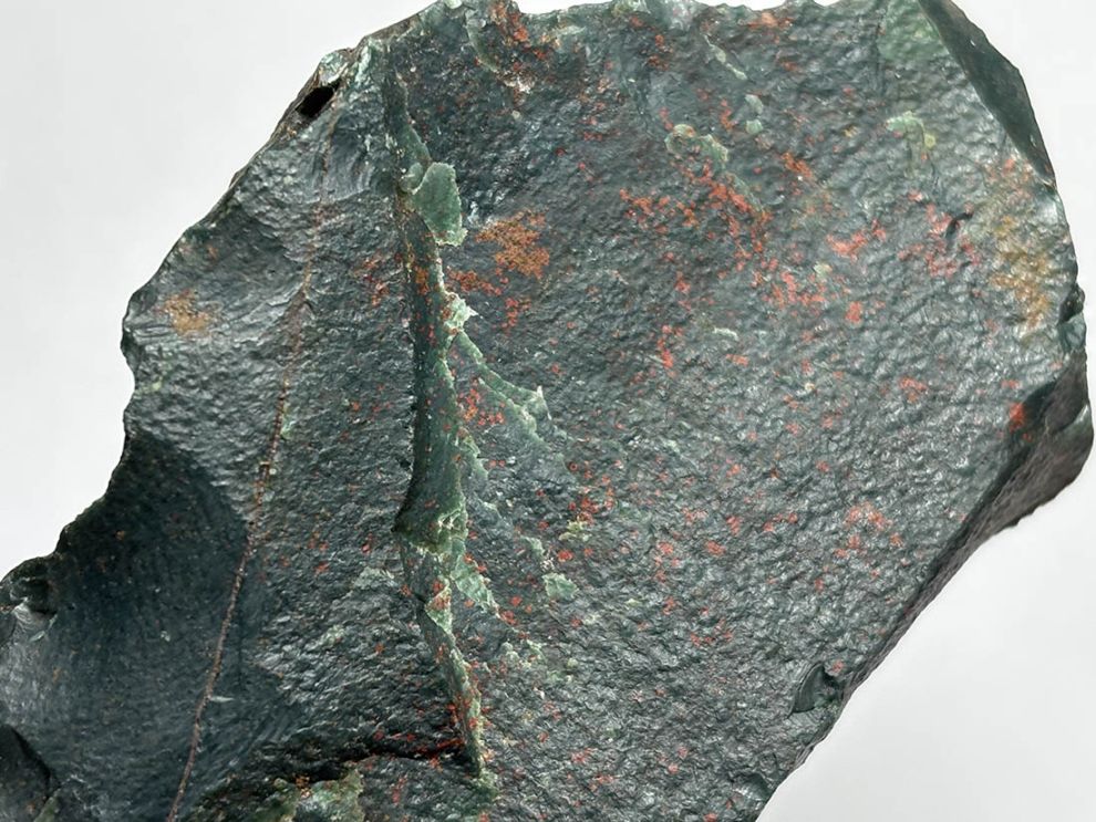 インド産 ブラッドストーン ラフ (血玉石) / Blood Stone 